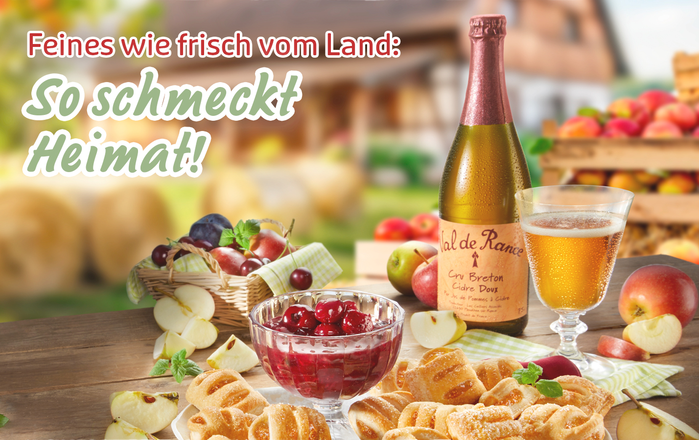 Landhaus-Szene mit Cidre, Obst und Gebäck