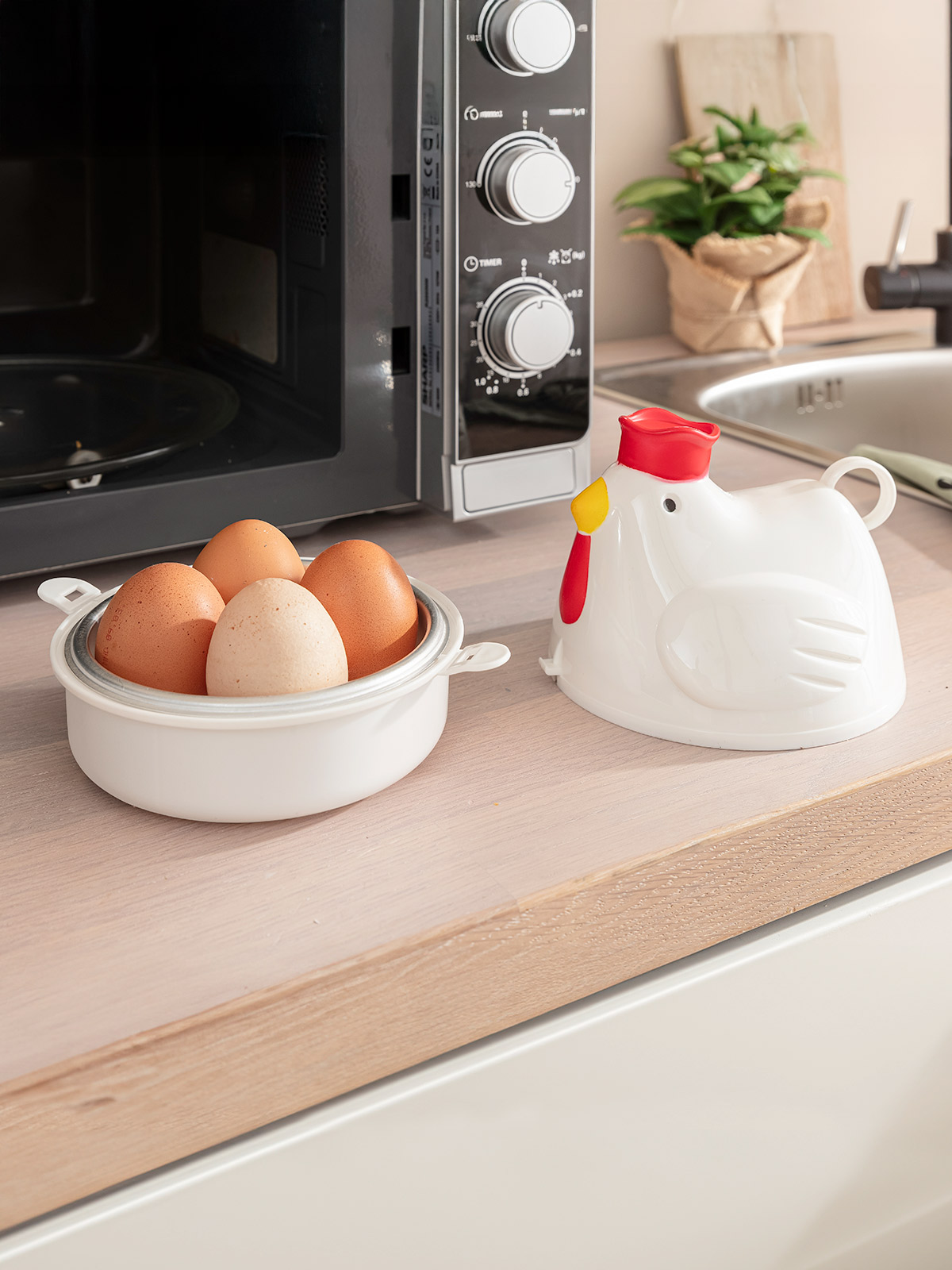 Mikrowellen-Eierkocher „Huhn“ für bis zu 4 Eier