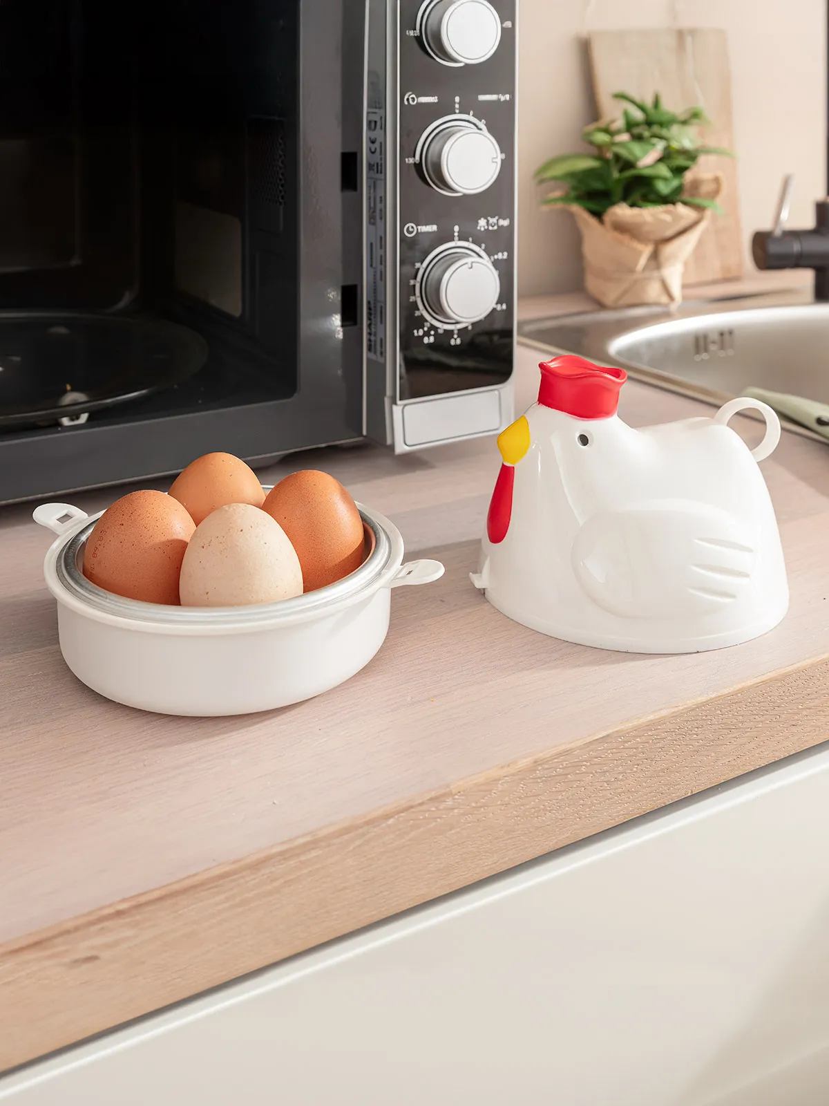 Mikrowellen-Eierkocher „Huhn“ für bis zu 4 Eier