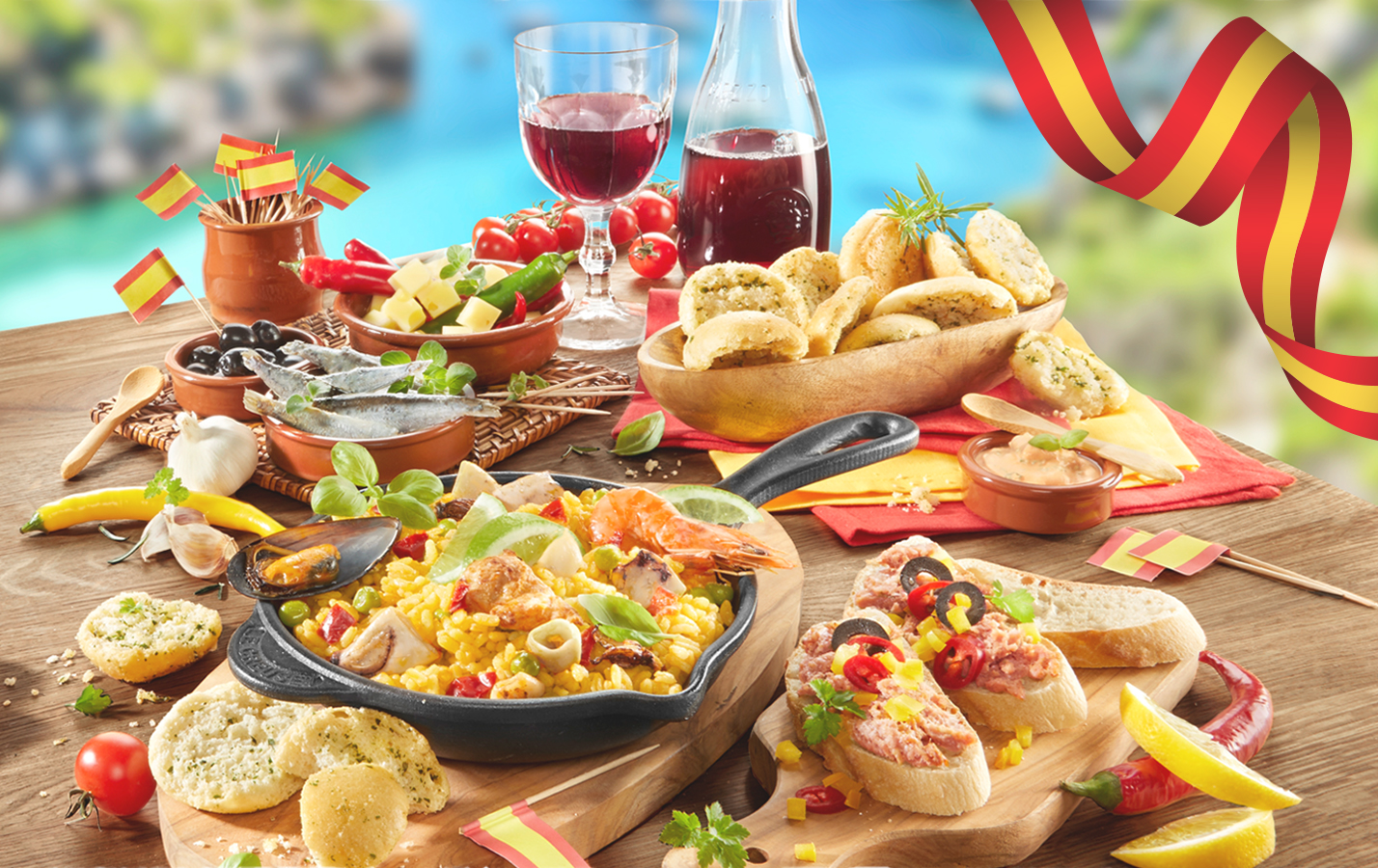 Spanische Tapas, Paella und Wein für mediterrane Genussmomente