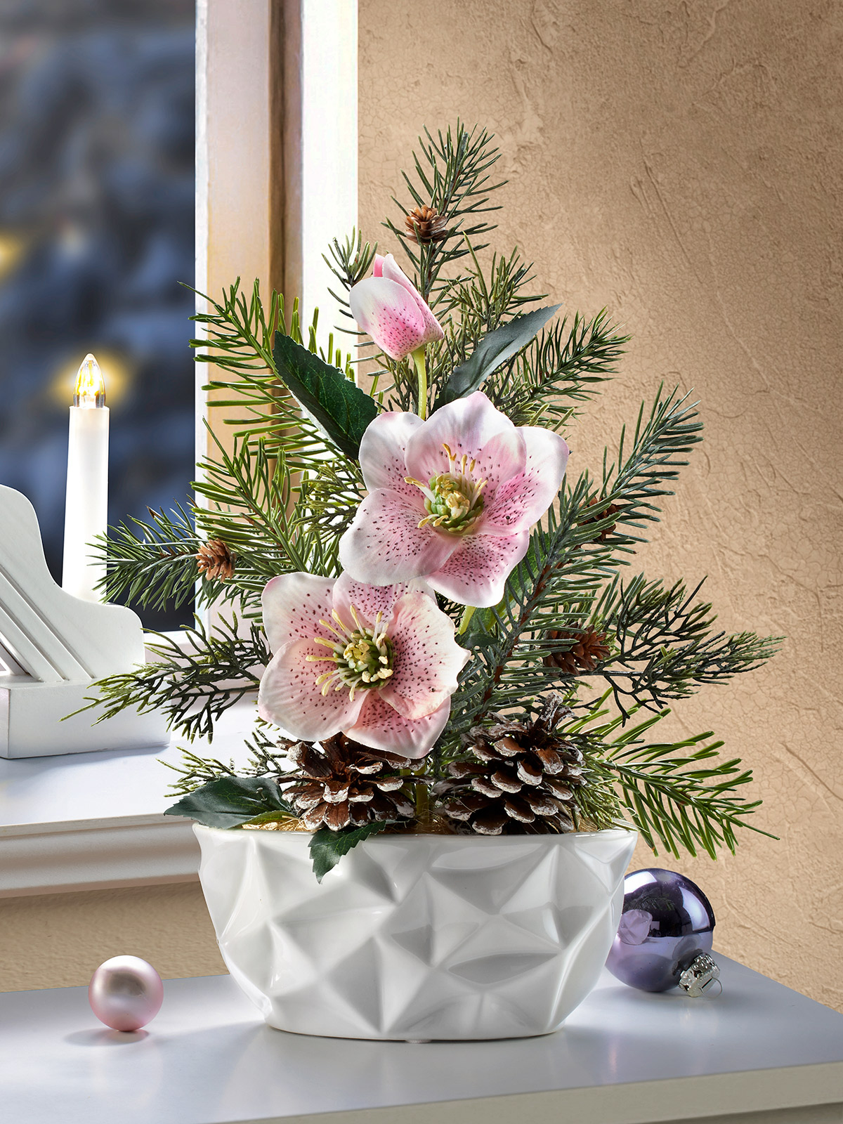 Gesteck „Christrose“ Gesteck „Christrose“