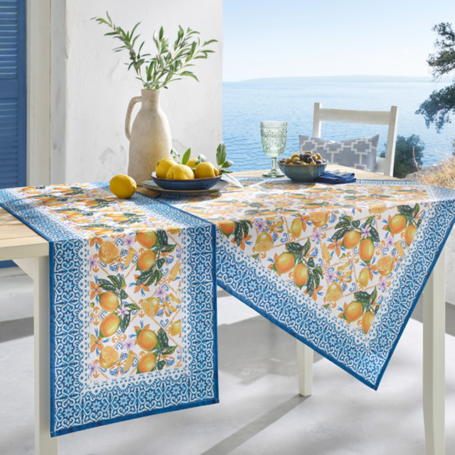 Mediterrane Tischwäsche mit Zitronenmuster für den Sommer