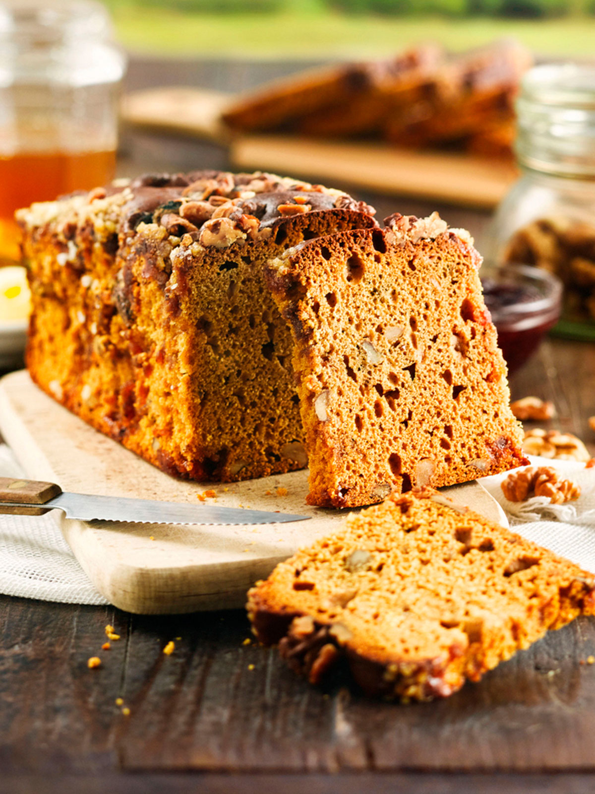 Honigkuchen mit Walnüssen