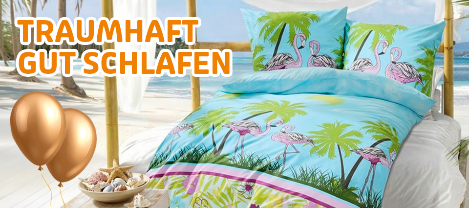 Bettwäsche mit Flamingos und Palmen vor Strandkulisse