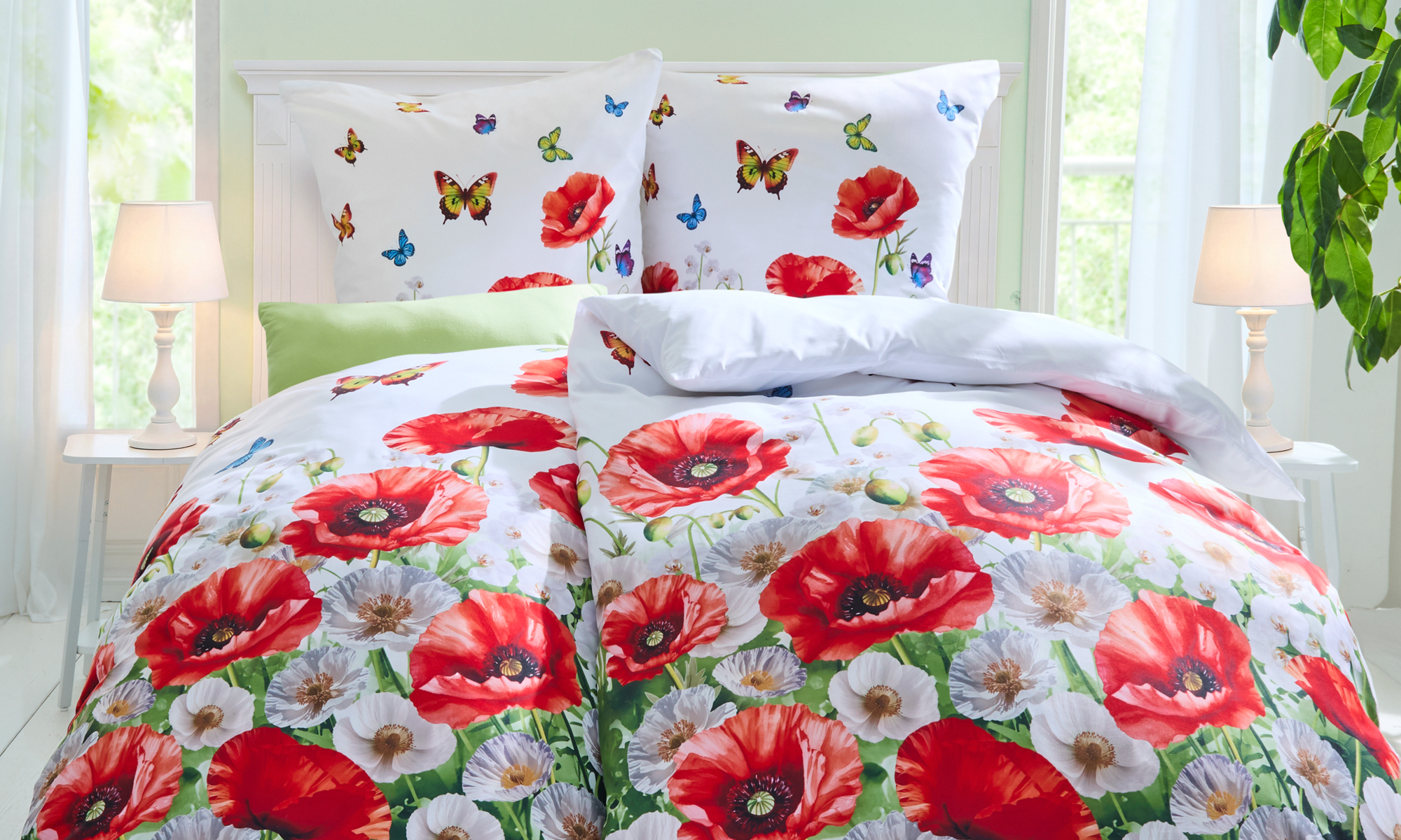 Bettwäsche mit Mohnblumen und Schmetterlingen in frischem Design