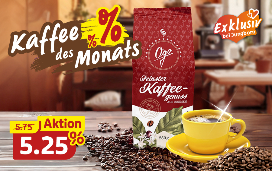 Ogo Kaffee mit Tasse und Kaffeebohnen auf Holzplatte im warmen Licht