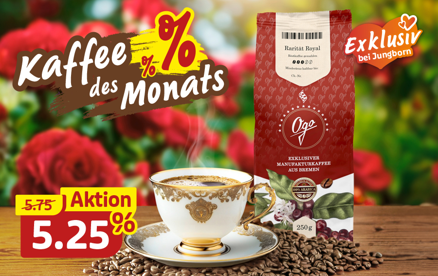 Tasse Kaffee und Kaffeepackung vor Rosen zum Aktionspreis