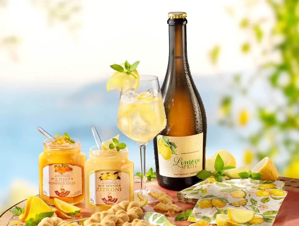 Zitronenspezialitäten und Limoncello für erfrischenden Sommergenuss
