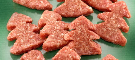 Rohkost-Würstchen in weihnachtlicher Tannenbaumform