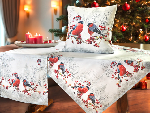 Weihnachtstischwäsche mit Vogelmotiv und Kissen