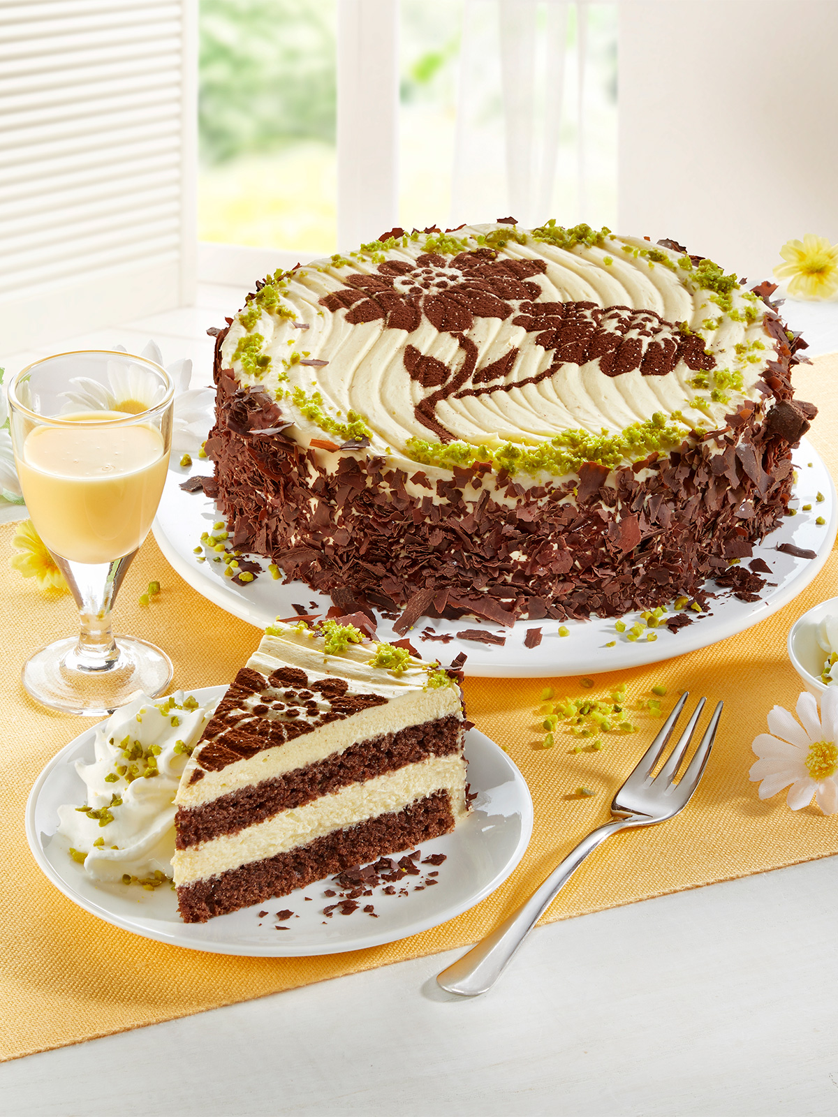 Festliche Eierlikörtorte